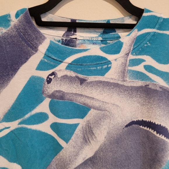 Hammerhead shark allover print t shirt 90s - Picture 4 of 8